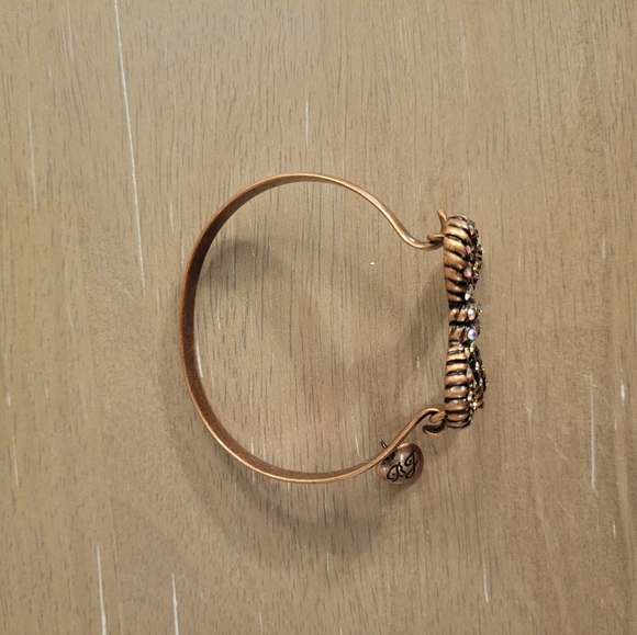 Betsey Johnson Bow Bangle Bracelet - Picture 5 of 10